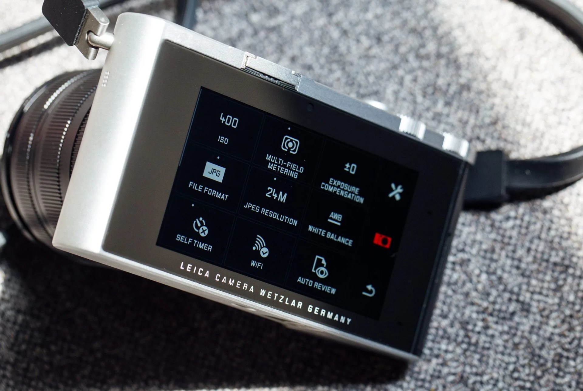 Leica-TL2-Gear-Patrol-Slide-5