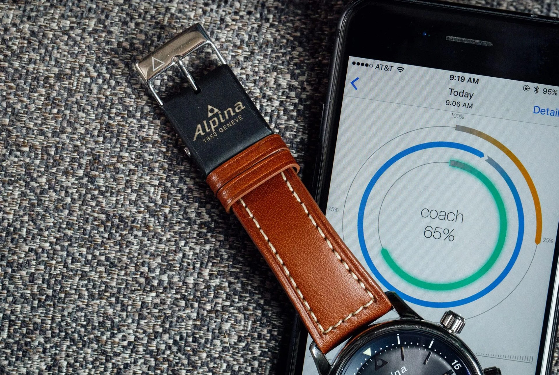 MMT-Smart-Strap-Gear-Patrol-Ambiance