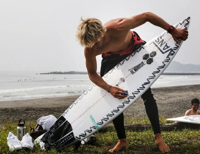 ger-patrol-surf-break-1-lead