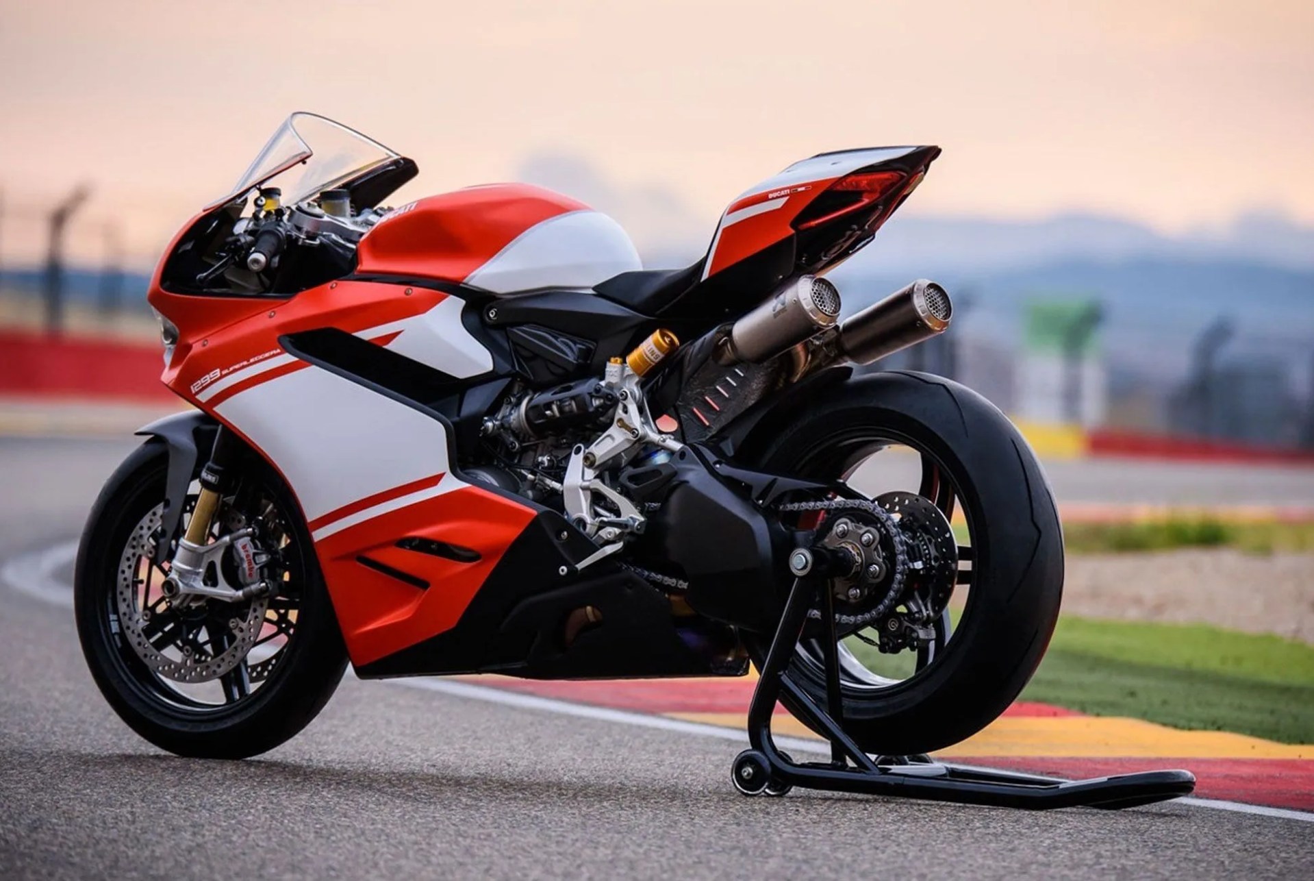 reader-grails-gear-patrol-ducati