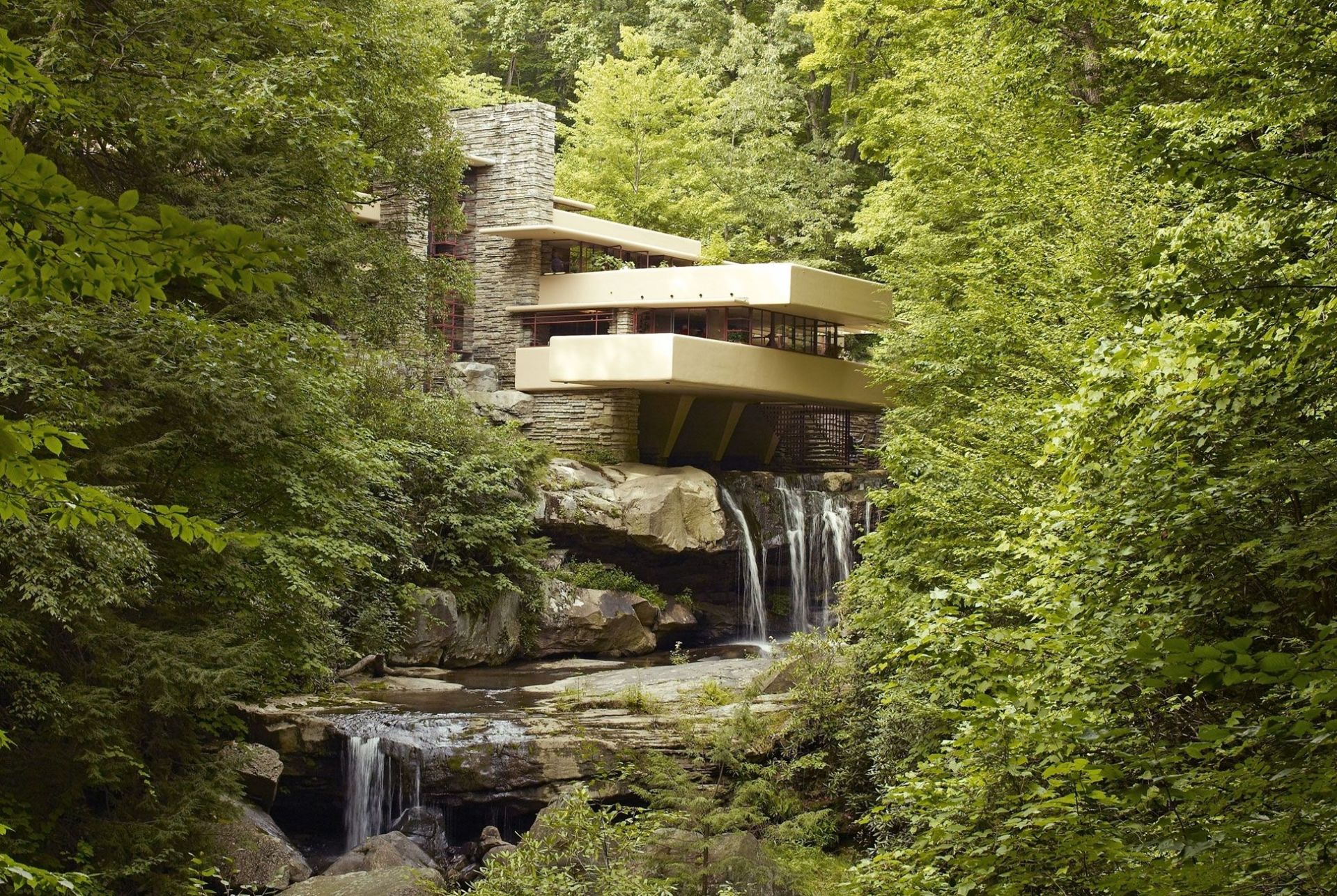 reader-grails-gear-patrol-falling-water