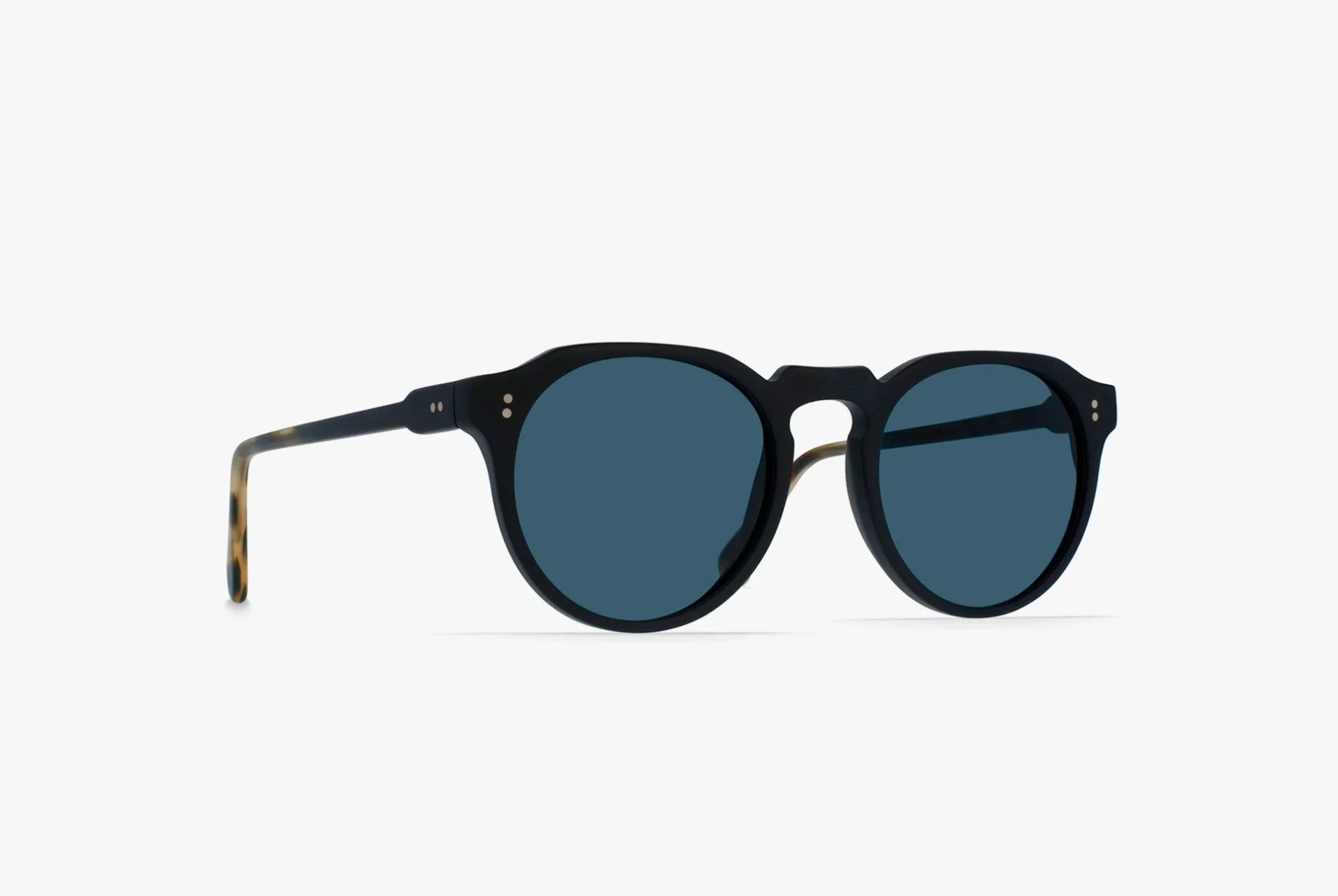 style-picks-gear-patrol-remmy-glasses