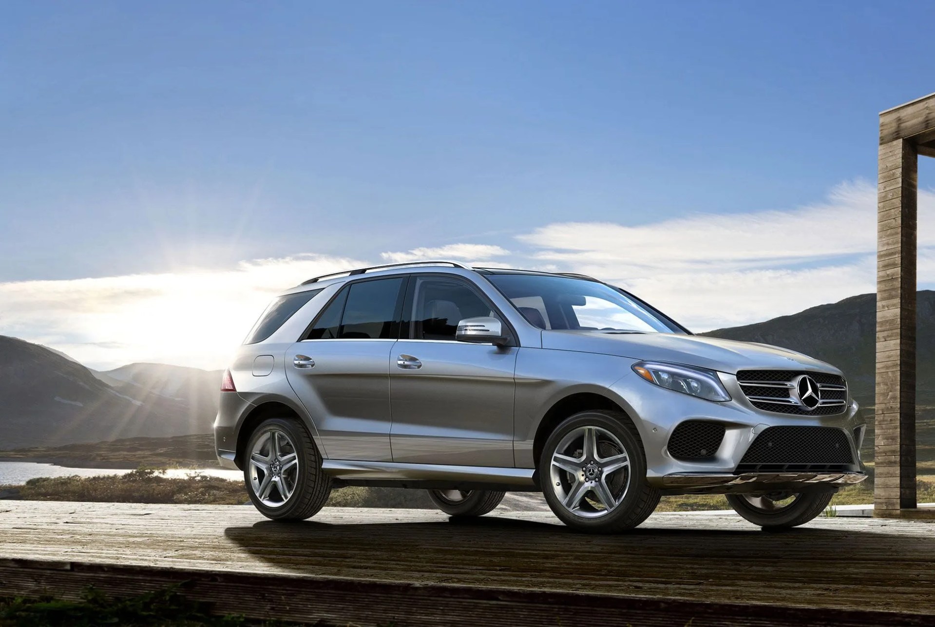 15-Best-Luxury-Cars-of-2017-for-Under-$100,000-GEAR-PATROL-GLE-SUV