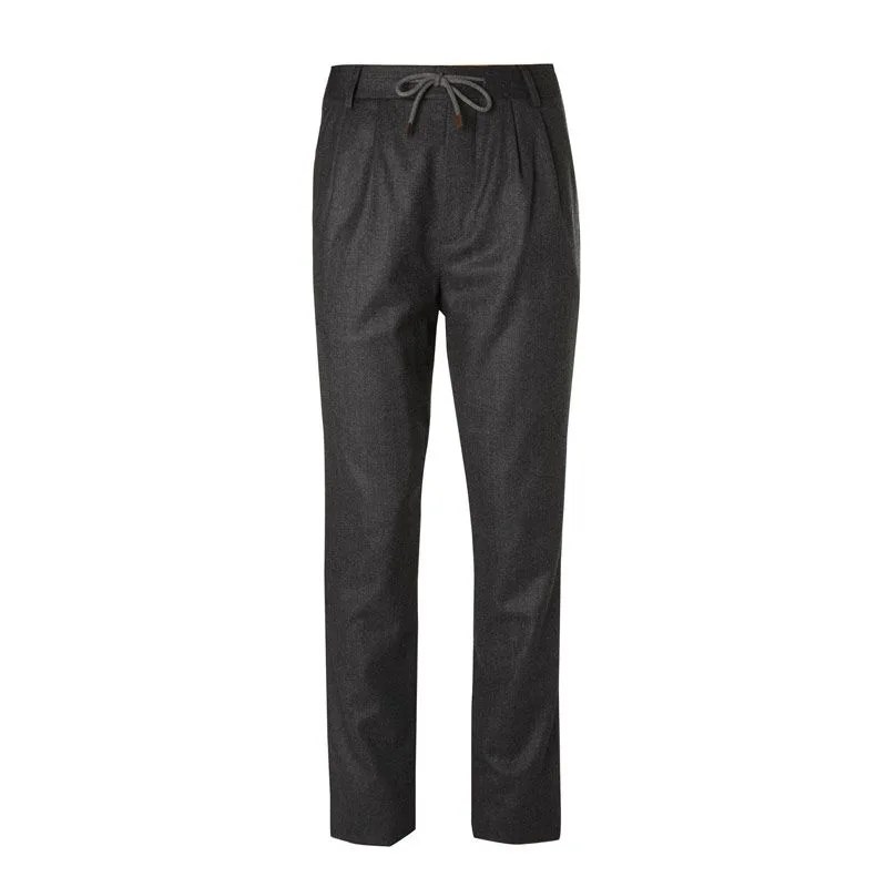 Drawstring-Pants-Are-an-Easy-Wardrobe-Staple-gear-patrol-Brunello-Cucinelli