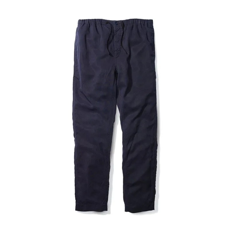 Drawstring-Pants-Are-an-Easy-Wardrobe-Staple-gear-patrol-Siesta-pants