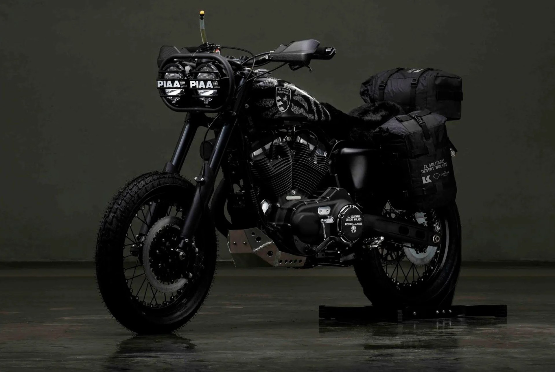 El-Solitario-Gear-Patrol-Desert-Wolves