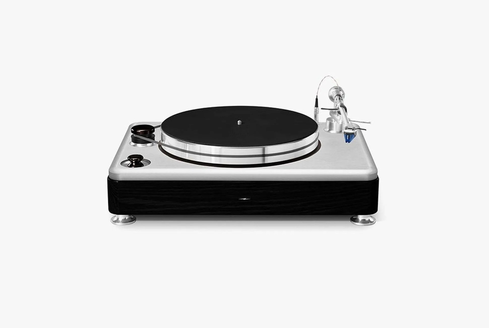 Jumpstart-Your-Record-Collection-with-Shinola-gear-patrol-Runwell-table