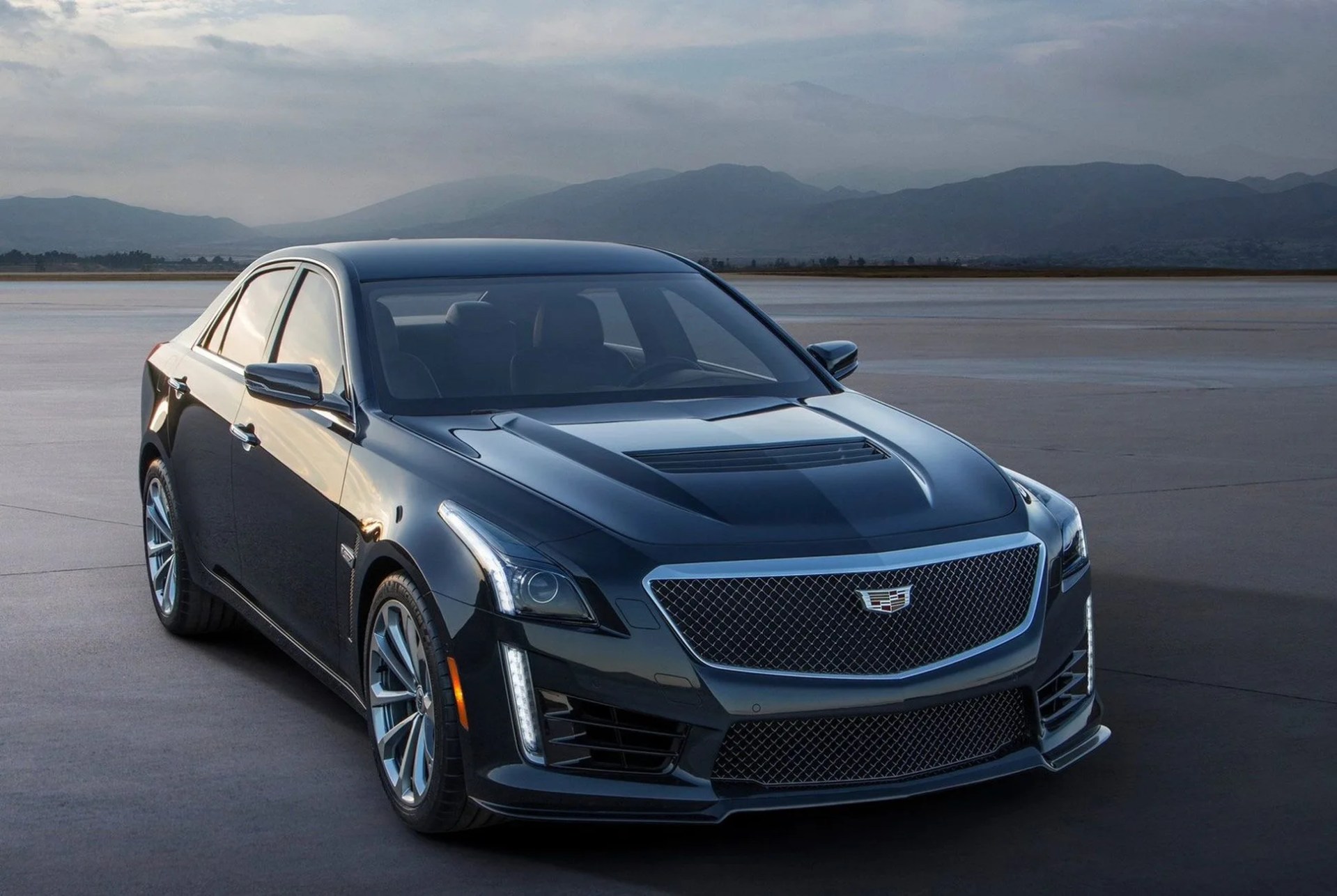 Super-Sedans-Gear-Patrol-CTSV