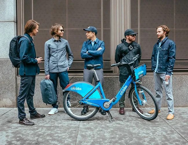 bike-commuter-outfits-gear-patrol-feature