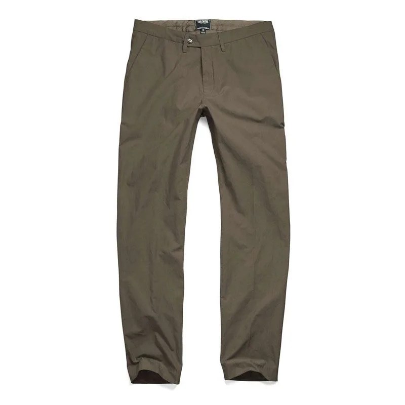 todd-synder-sale-gear-patrol-chinos