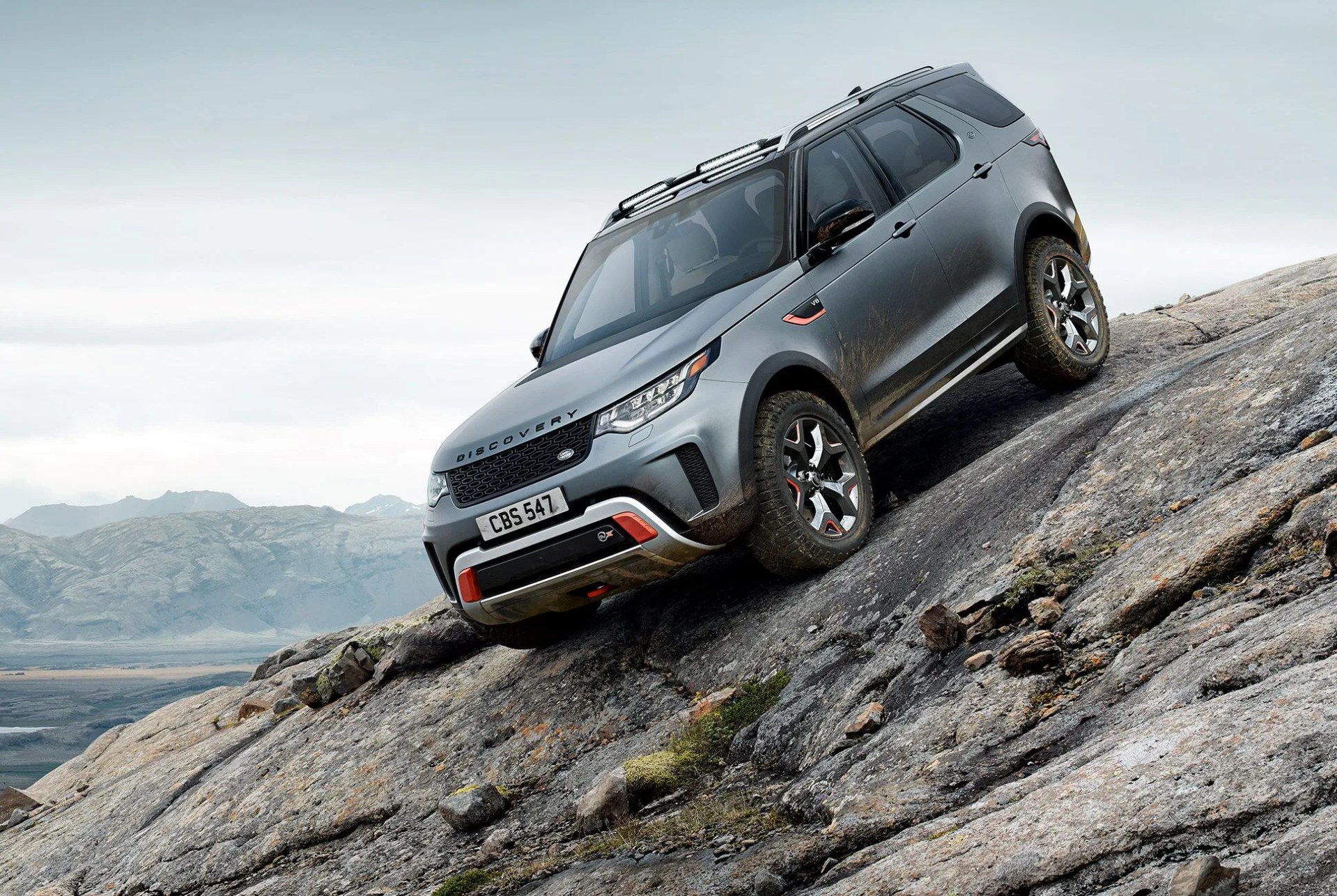 Land-Rover-Discovery-SVX-gear-patrol-1