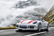 Porsche-911R-gear-patrol-full-lead