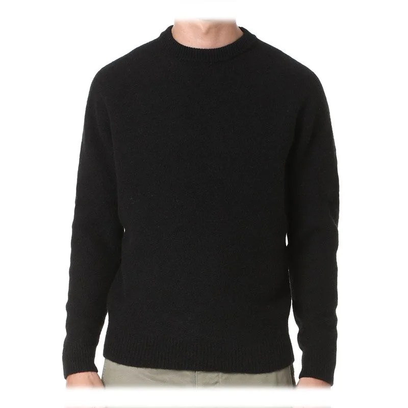 Seven-Shetland-Sweaters-for-Fall-gear-patrol-lemaire