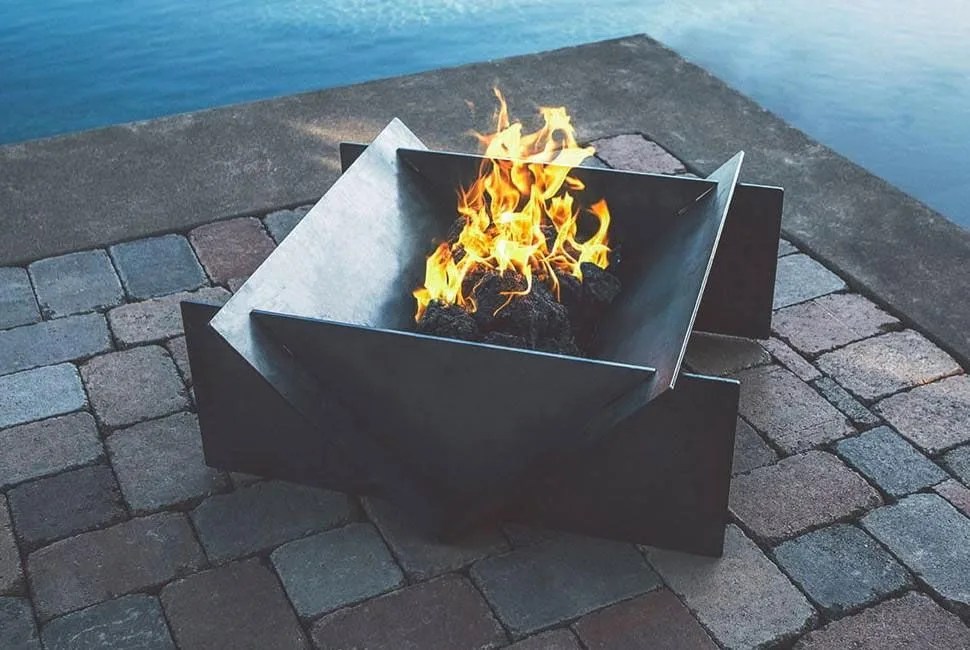 fire-pits-gear-patrol-full-lead