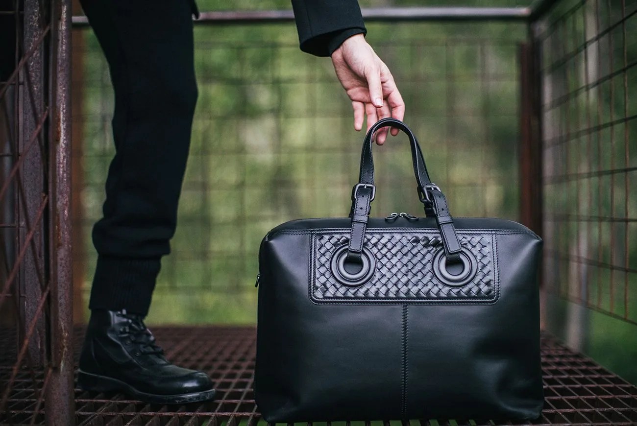 gear-patrol-botegga-bag-sidebar-2