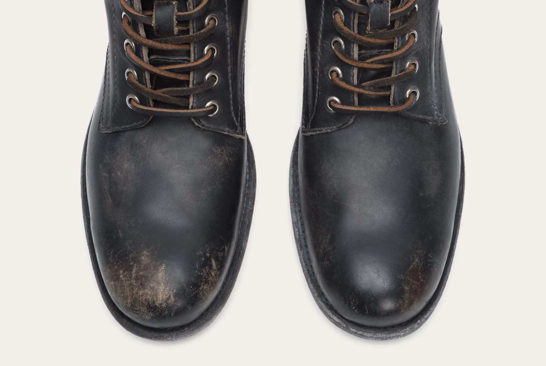 staff-picks-gear-patrol-frye-full-lead