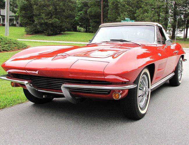 vintage-red-cars-gear-patrol-corvette
