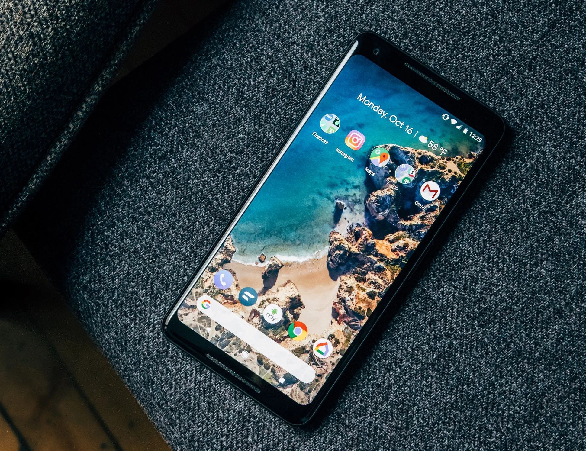 Google-Pixel-2-XL-Review-Gear-Patrol-Lead-Featured