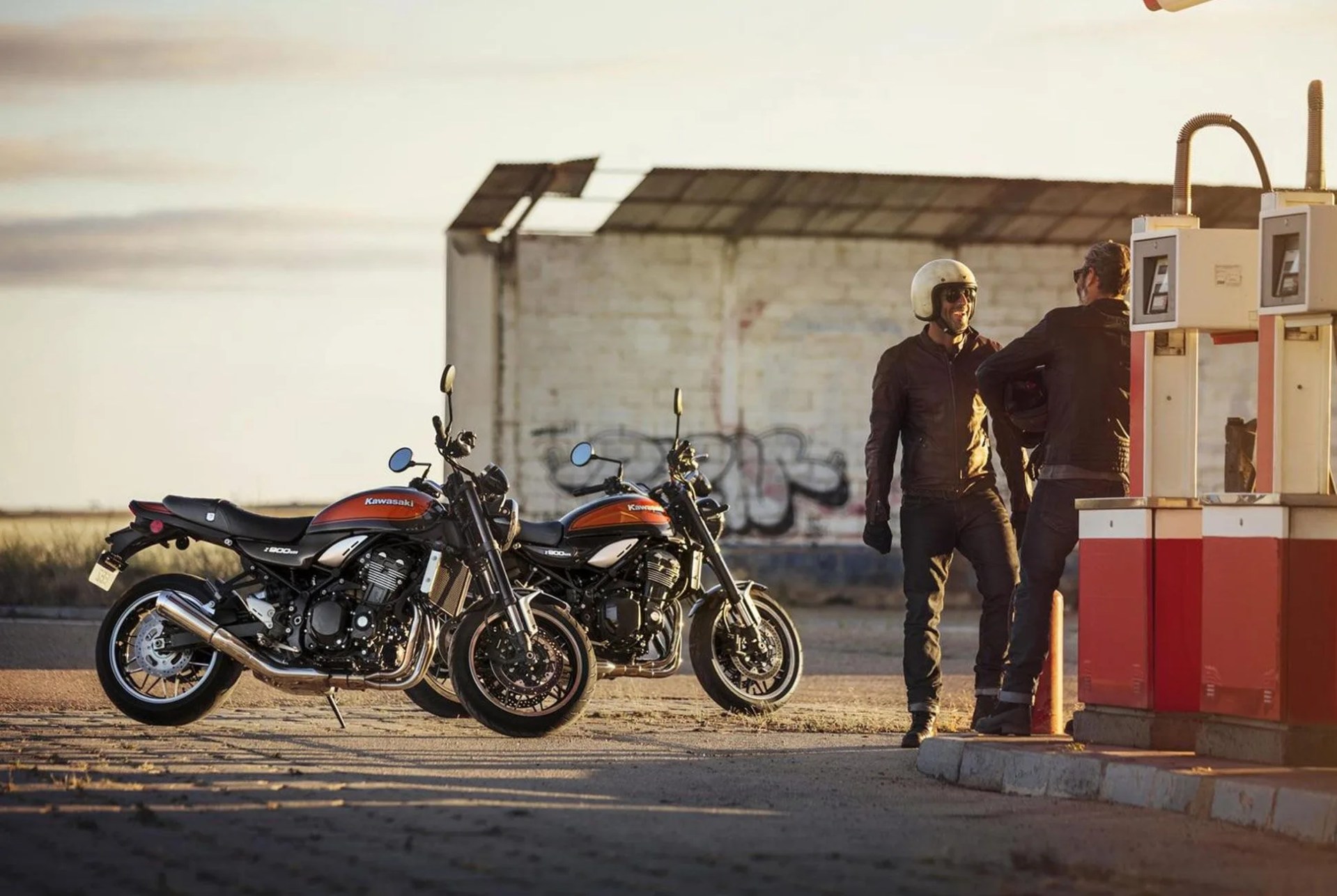 Kawasaki-Z900RS-gear-patrol-2