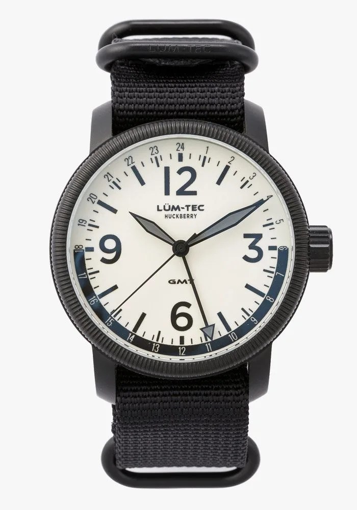 25-Perfect-Gifts-for-the-Adventurer-gear-patrol-Lum-tec-watch-2
