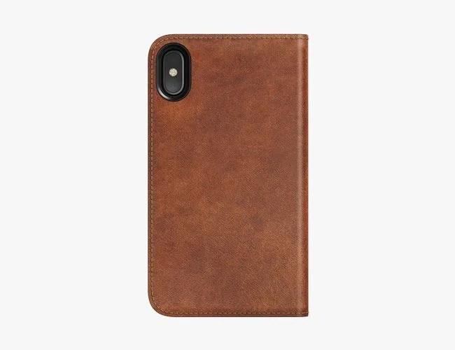 Best-iPhone-X-Cases-for-Every-Need-&-Budget-gear-patrol-Nomad-Leather-&-Clear-iPhone-X-Folio