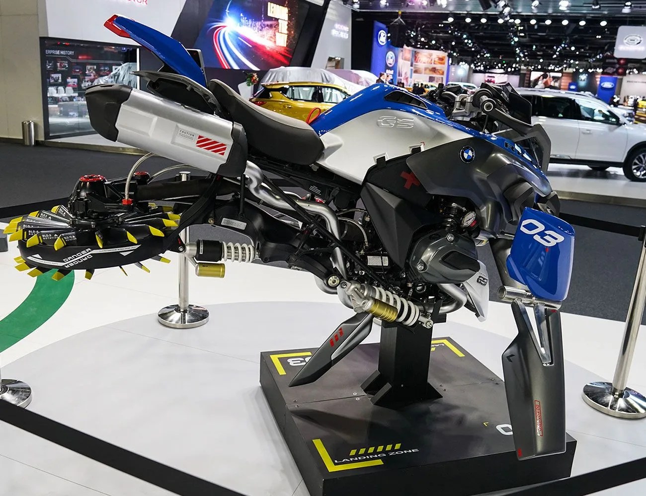 Dubai-Motor-Show-2017-gear-patrol-hover