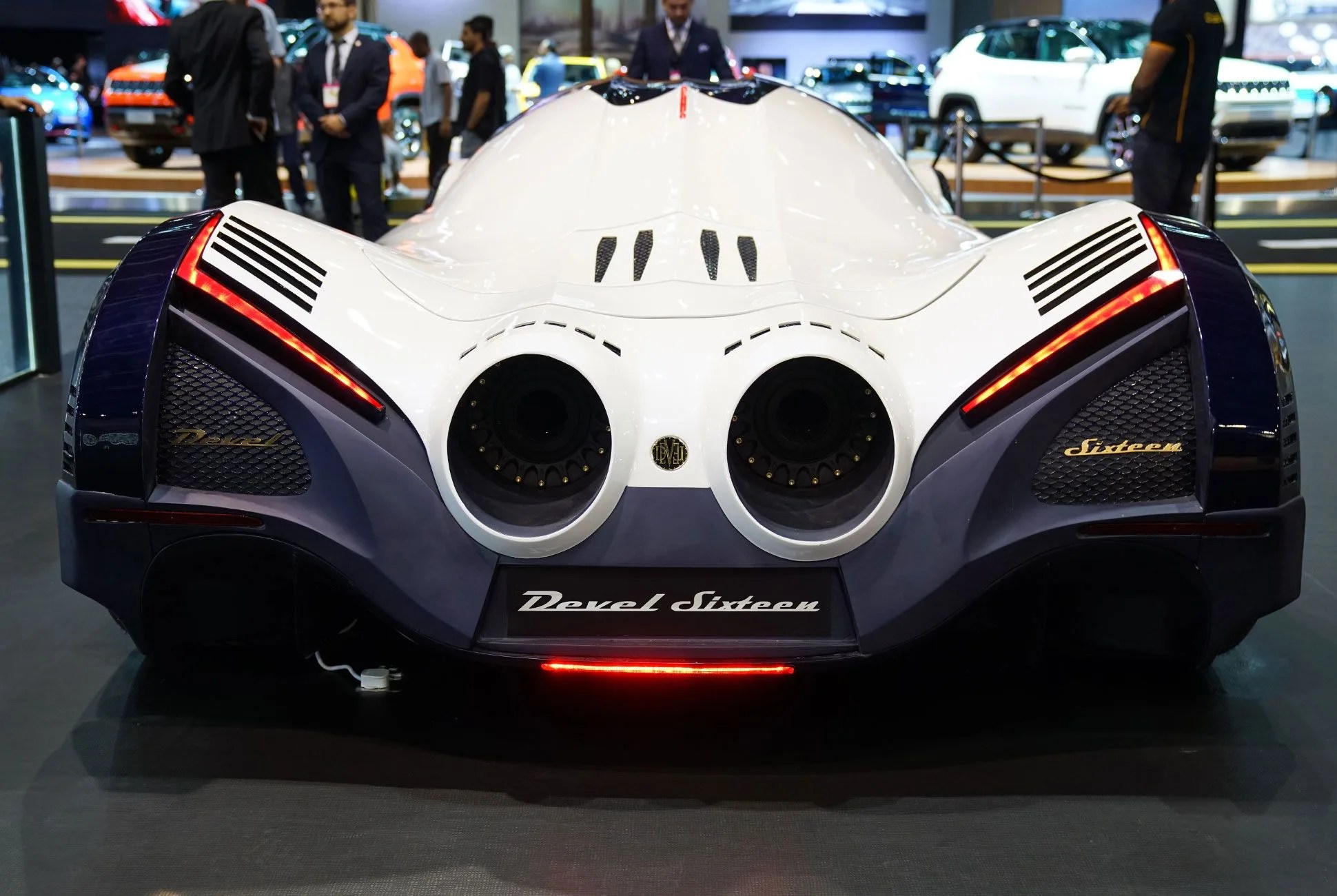 Dubai-Motor-Show-2017-gear-patrol-lead-full