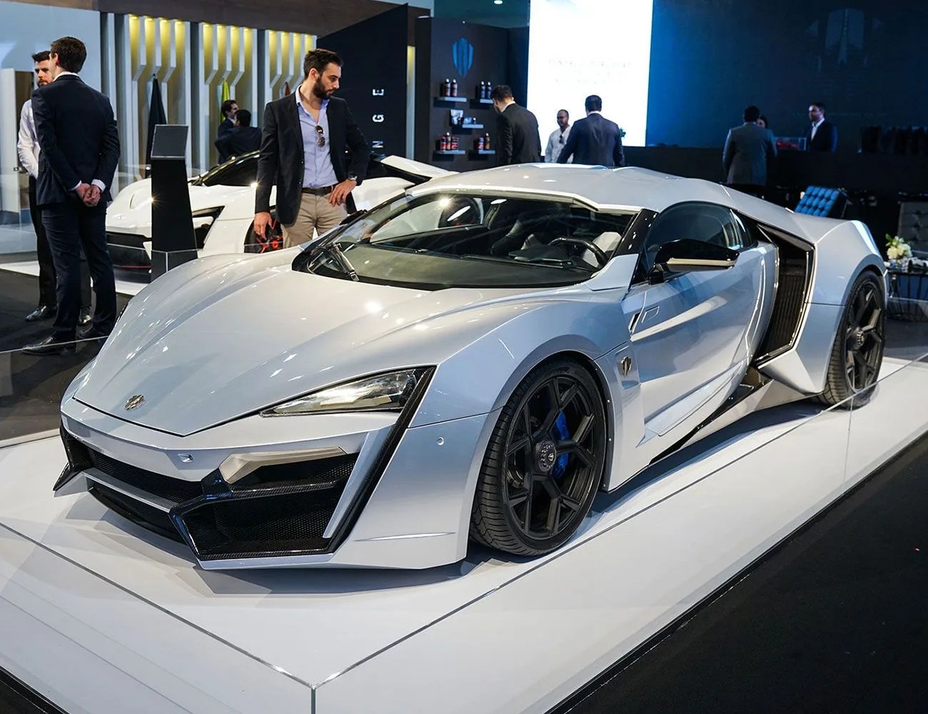 Dubai-Motor-Show-2017-gear-patrol-w-motors