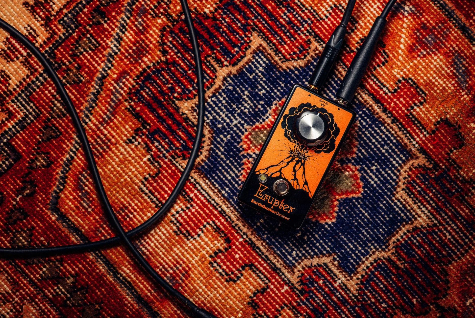 Fuzz-Pedals-Gear-Patrol-Eruptor