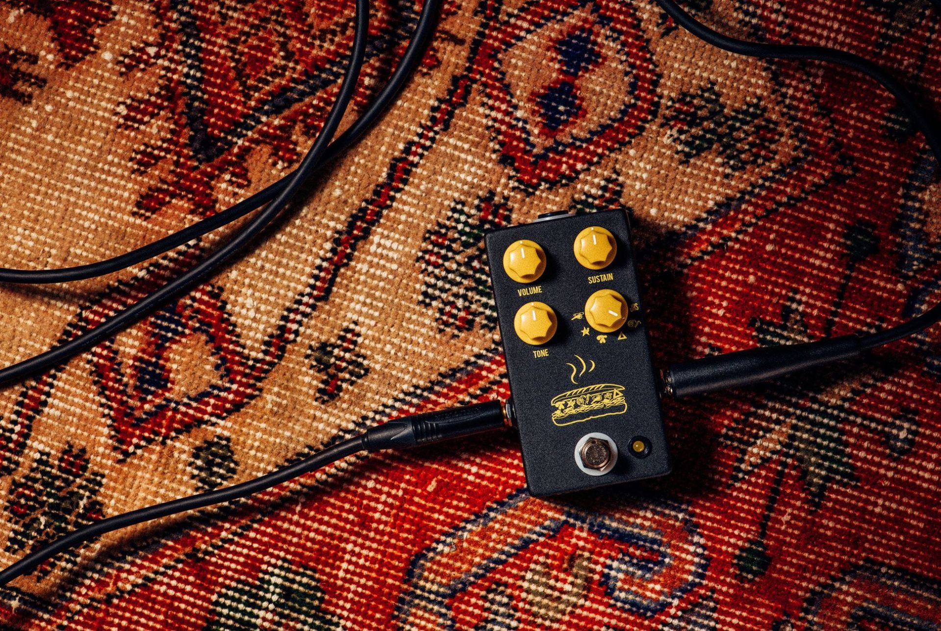 Fuzz-Pedals-Gear-Patrol-Sandwich