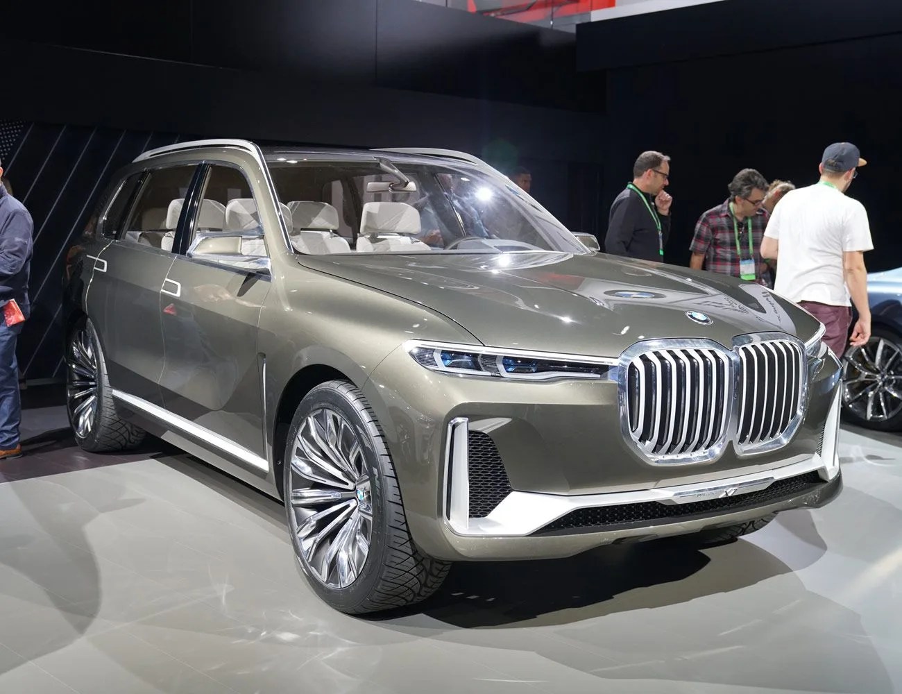 LA-Auto-Show-Gear-Patrol-BMW-X7