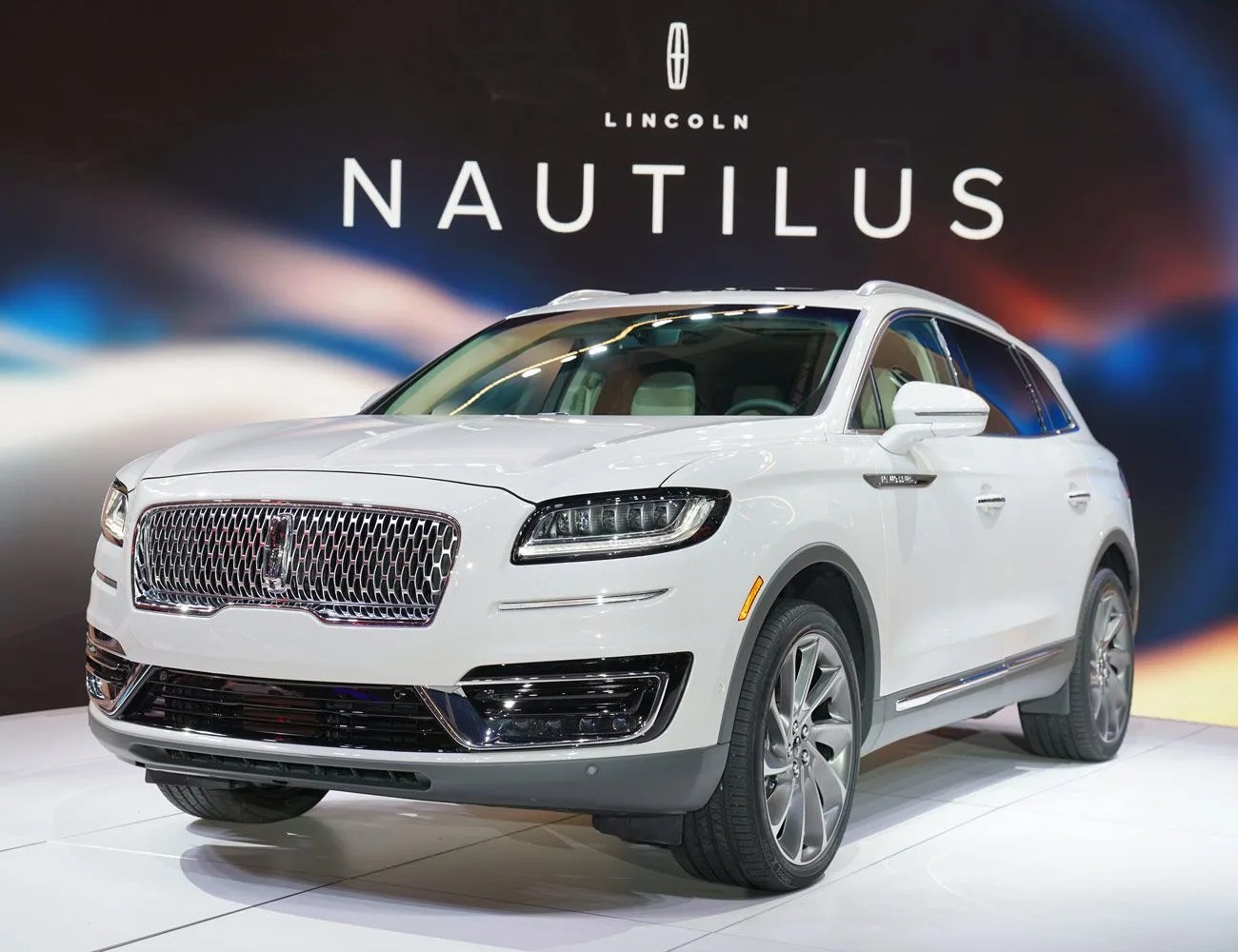 LA-Auto-Show-Gear-Patrol-LincolnNautilus