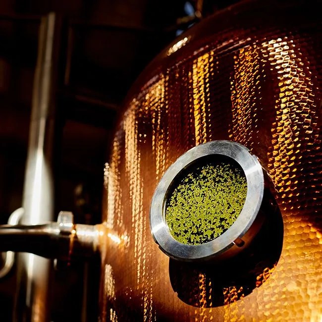 gear-patrol-magazine-issue-5-austrailian-gin