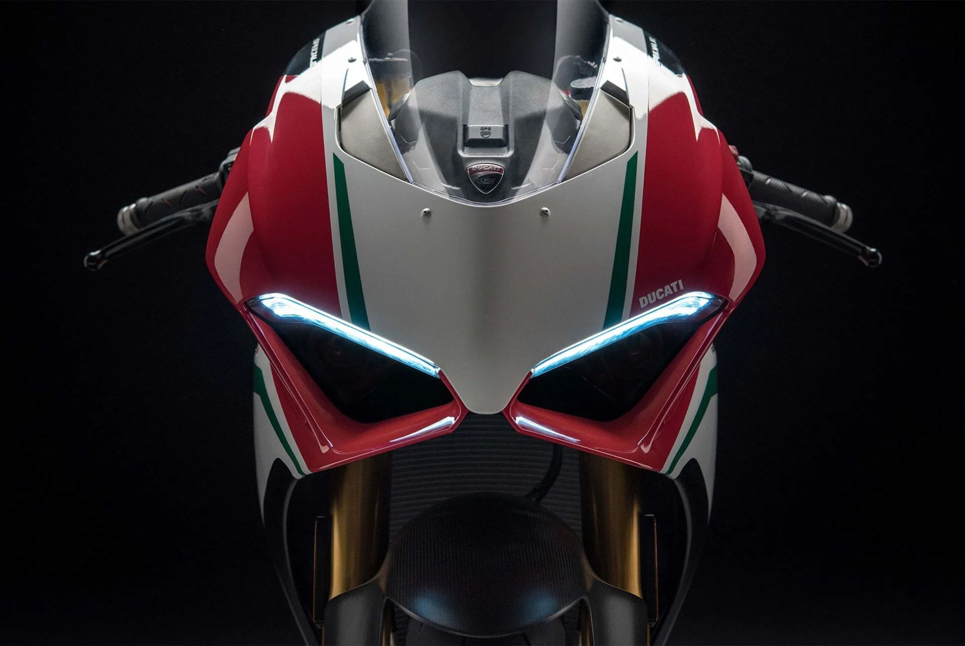 milan-moto-show-gear-patrol-Ducati-Panigale-V4-Speciale.jpg