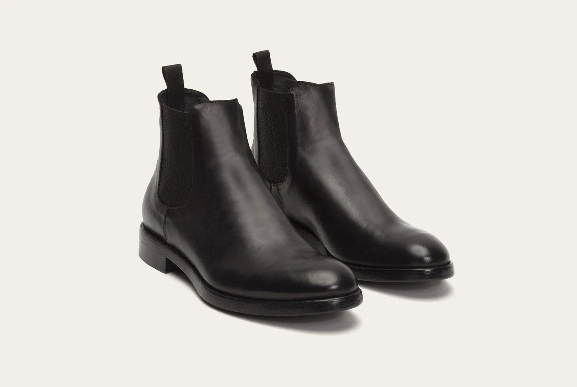 staff-picks-gear-patrol-frye-chelsea-full-lead