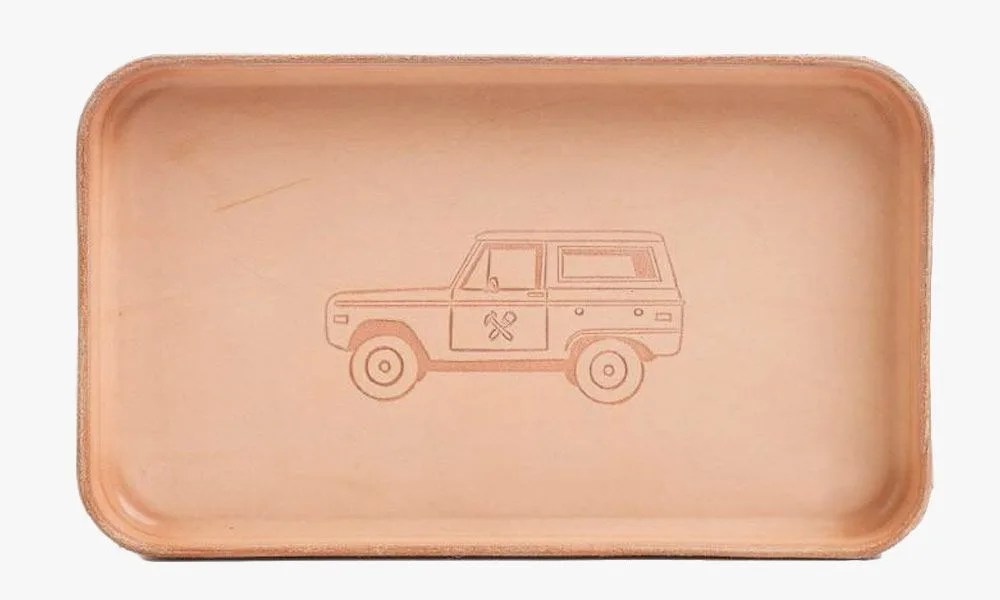 15-Great-Gifts-Under-$50-for-the-Driver-gear-patrol-Leather-Valet-tray-2