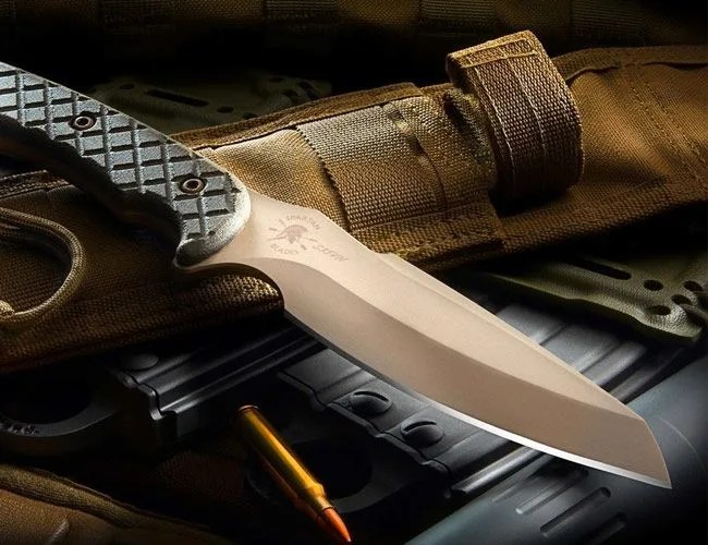 Best-Knives-of-the-Year-gear-patrol-Hybris-full-featured
