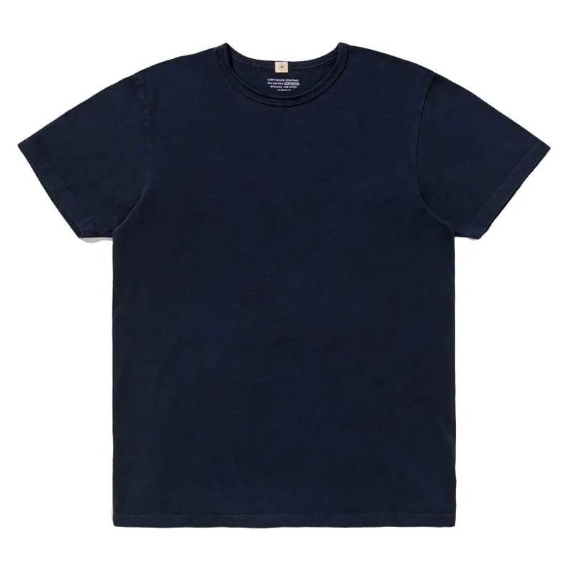 menswear-staples-gear-patrol-lady-white-t