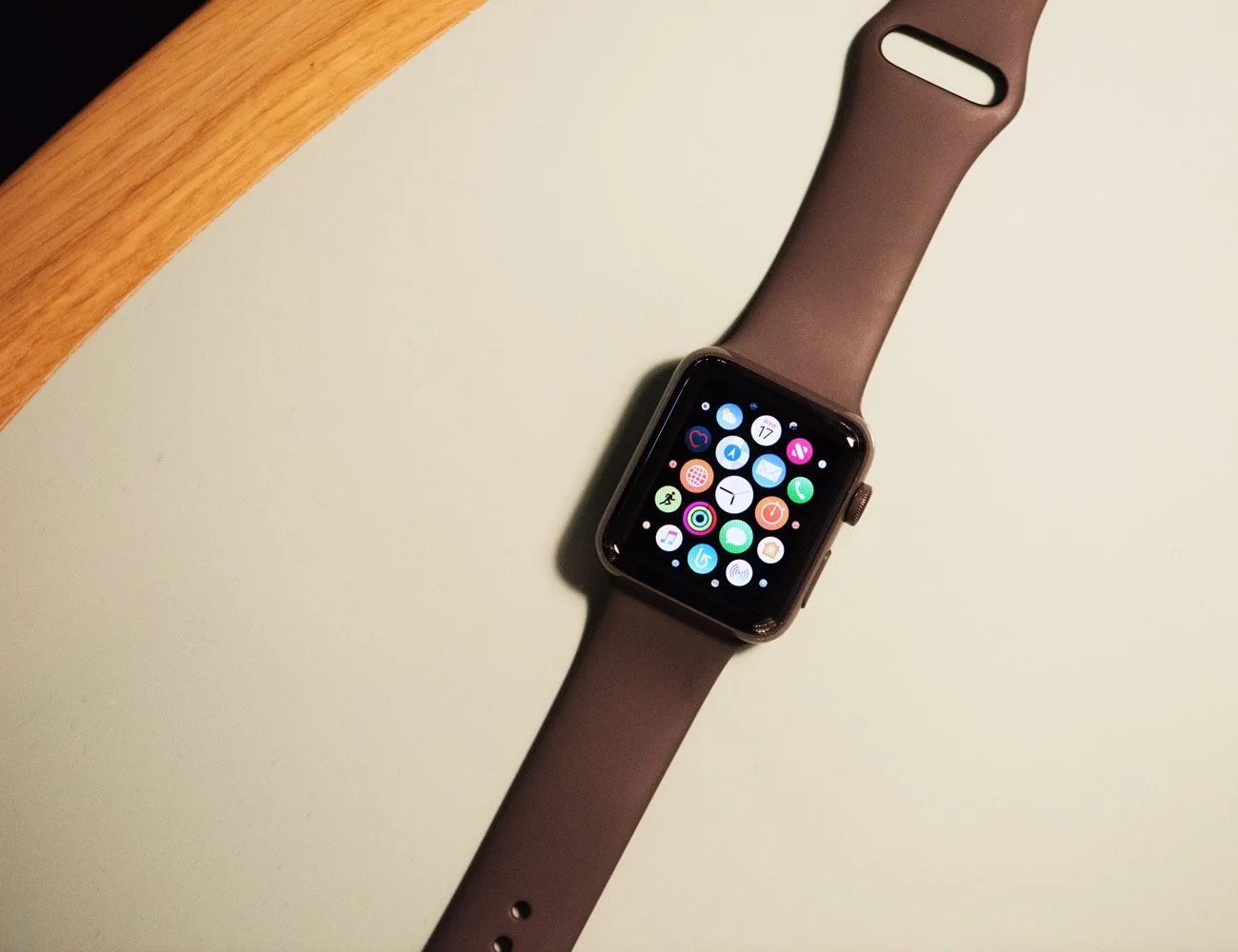 Apple-Watch-SIHH-Gear-Patrol-Ambiance
