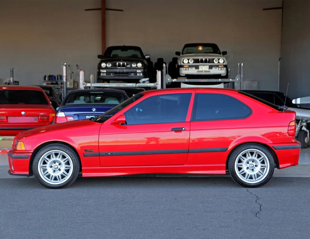 Found-5-Great-Performance-Cars-For-City-gear-patrol-1995-BMW-318ti
