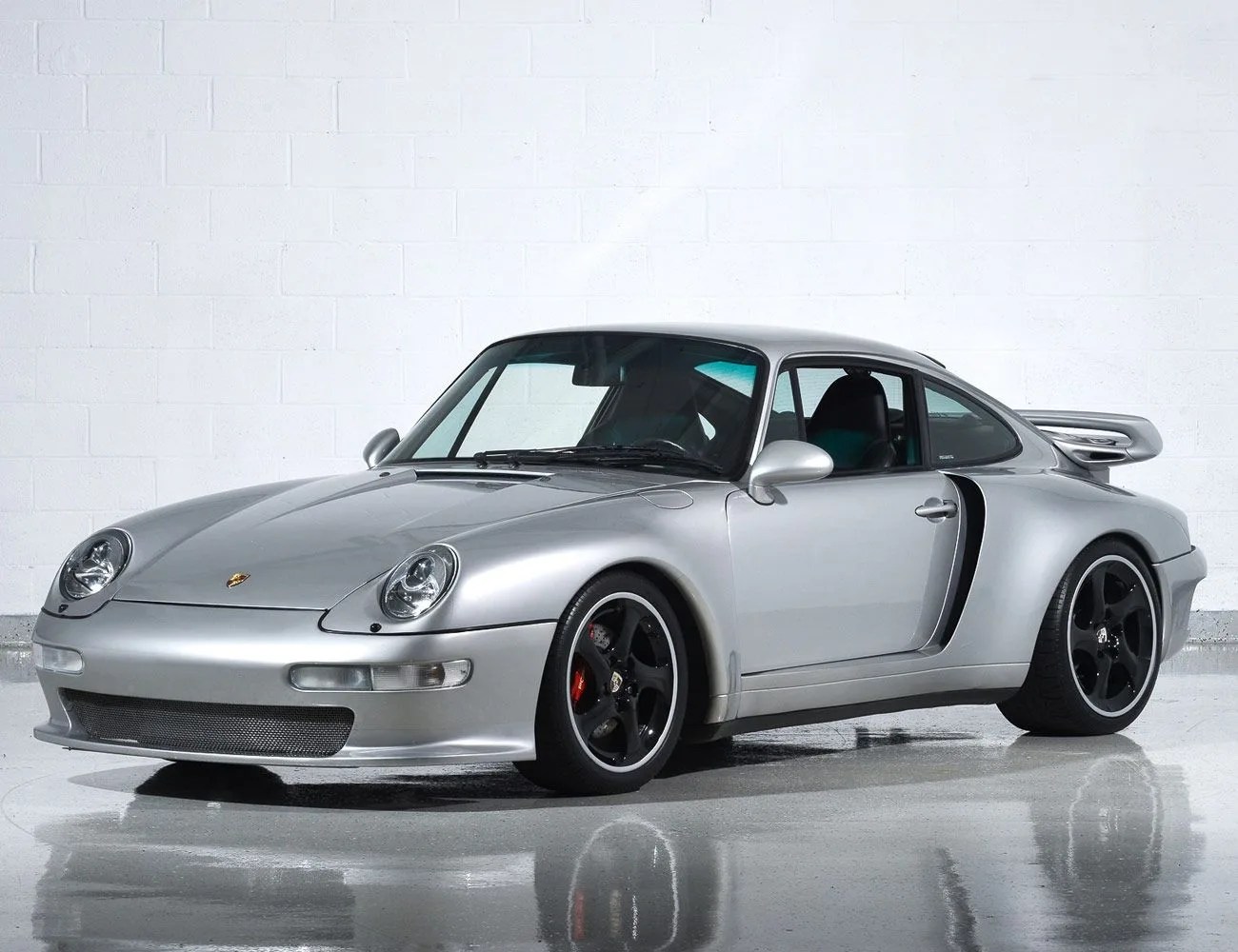Found-5-Hot-Rod-Porsches-gear-patrol-1996-Porsche-911-Custom