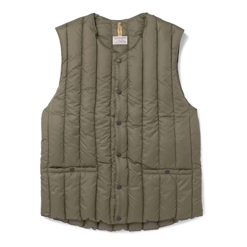 Mr-Porter-Sale-gear-patrol-Rocky-Mountain-Down-Vest