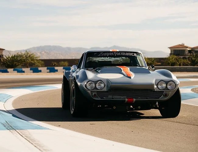 What-It’s-Like-to-Drive-1963-Grand-Sport-gear-patrol-lead-feature