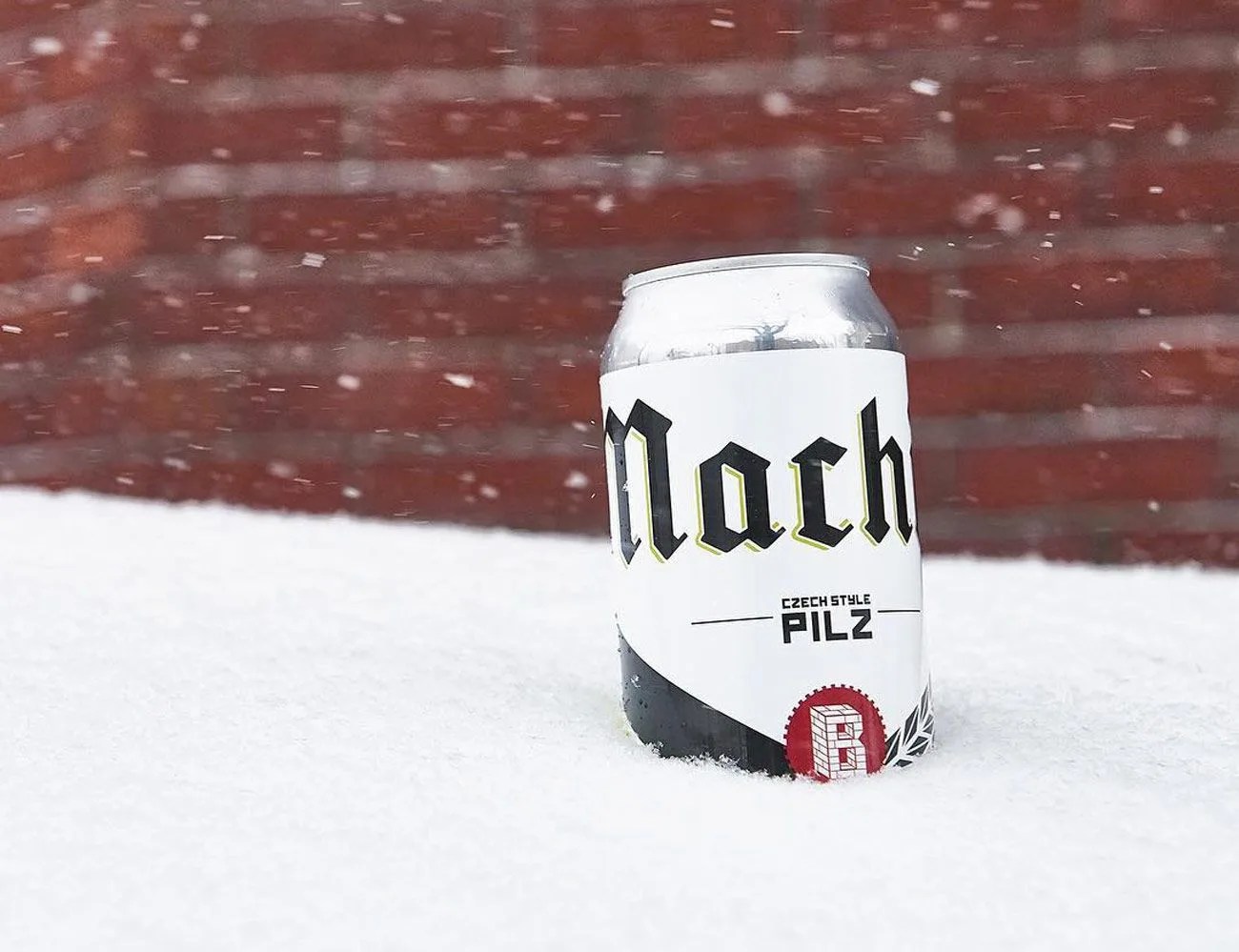 Beer-For-Superbowl-Gear-Patrol-Bunker-
