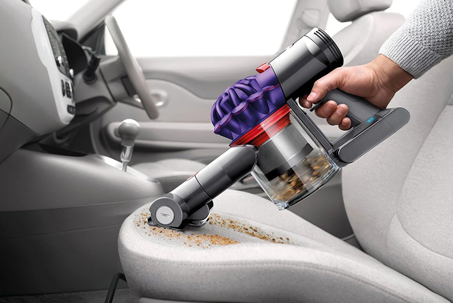 Dyson-V7-gear-patrol-full-lead