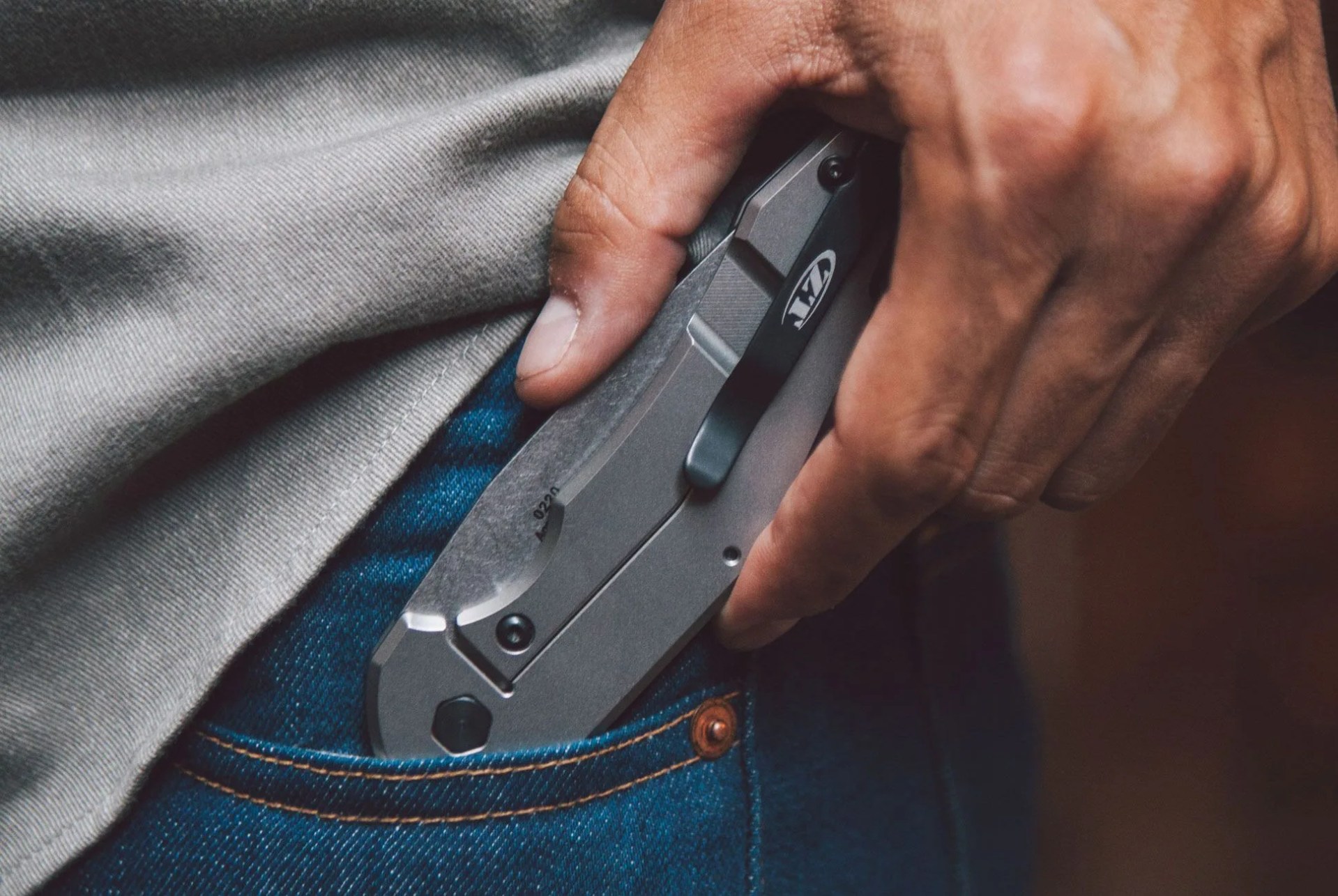 EDC-Knives-gear-patrol-full-lead