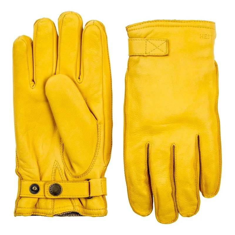 Hestra-Sale-gear-patrol-deerskin