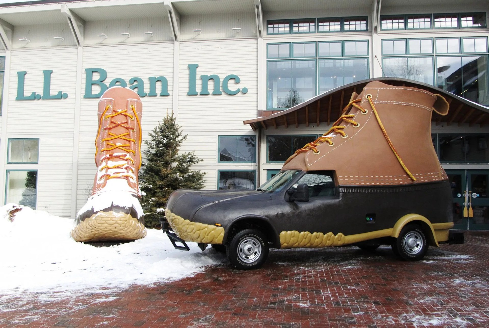 LL-Bean-Returns-Gear-Patrol-Lead-Full