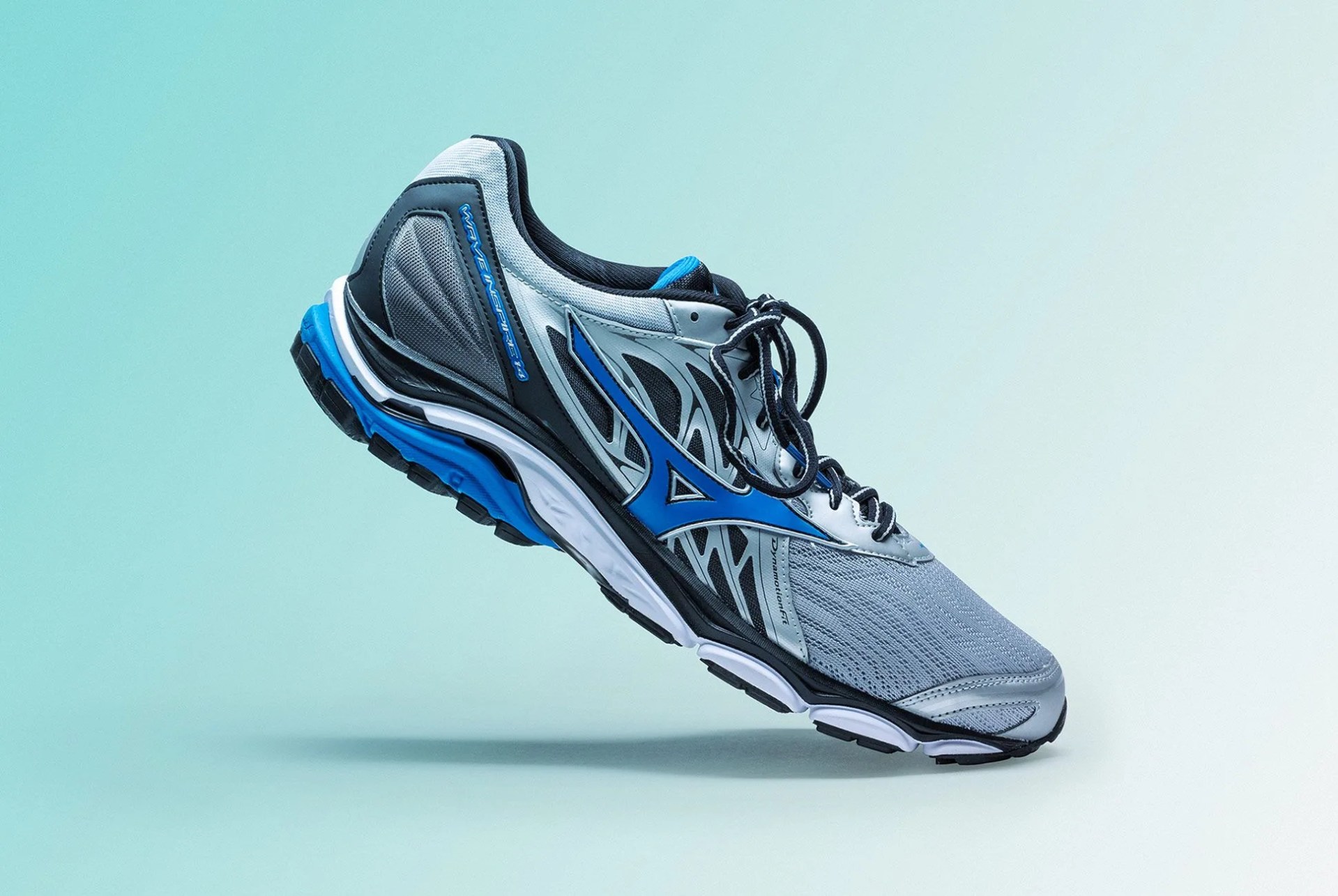 best-running-shoes-of-2018-gear-patrol-mizuno