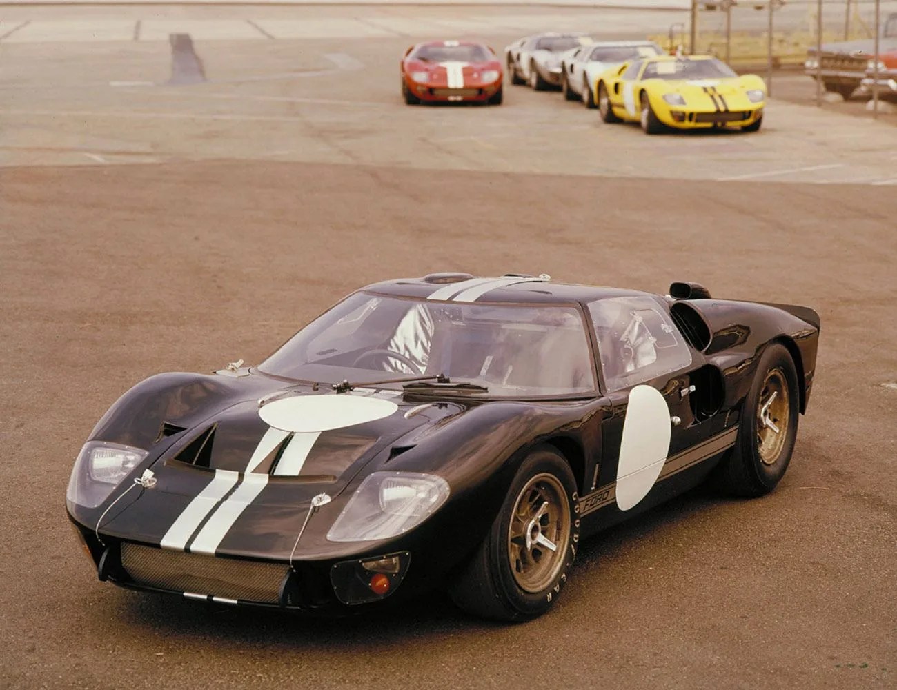 15-of-the-Best-Automotive-Hoodscoops-gear-patrol-1966-Mk-II-Ford-Shelby-GT40